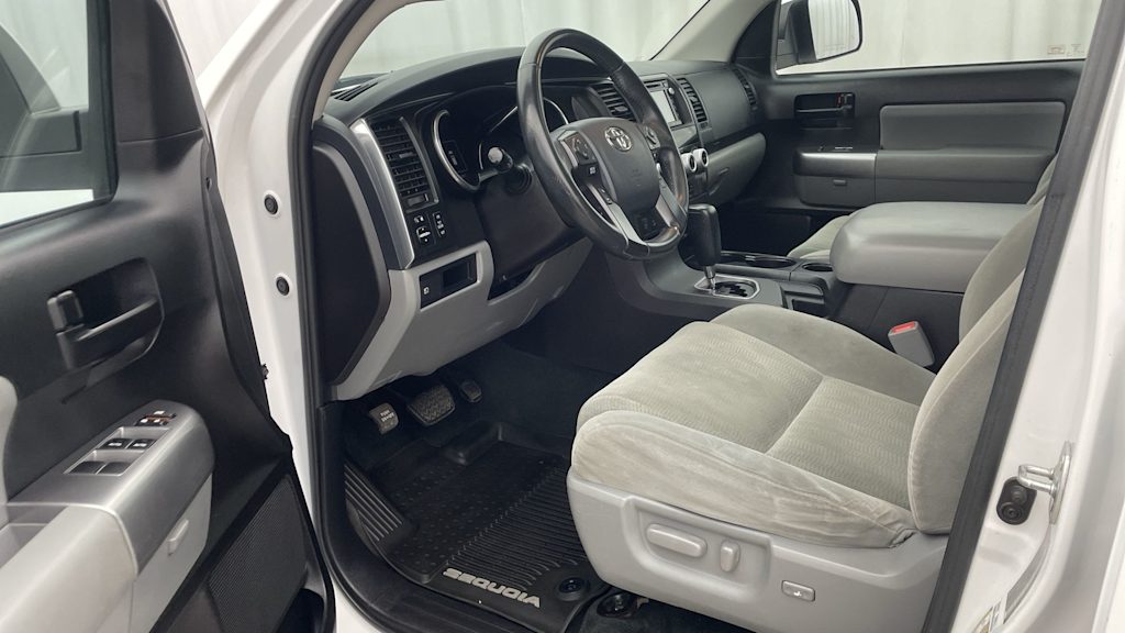 Thumbnail: 2018 Toyota Sequoia - 10