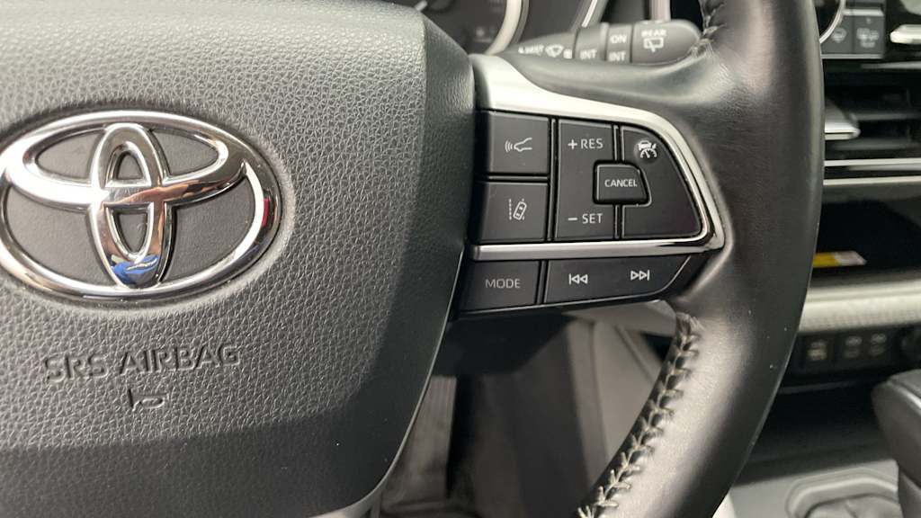 Thumbnail: 2023 Toyota Highlander - 26