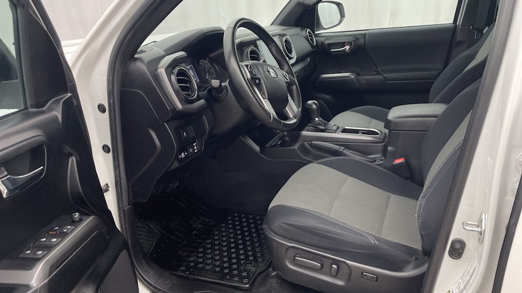 Thumbnail: 2021 Toyota Tacoma - 10