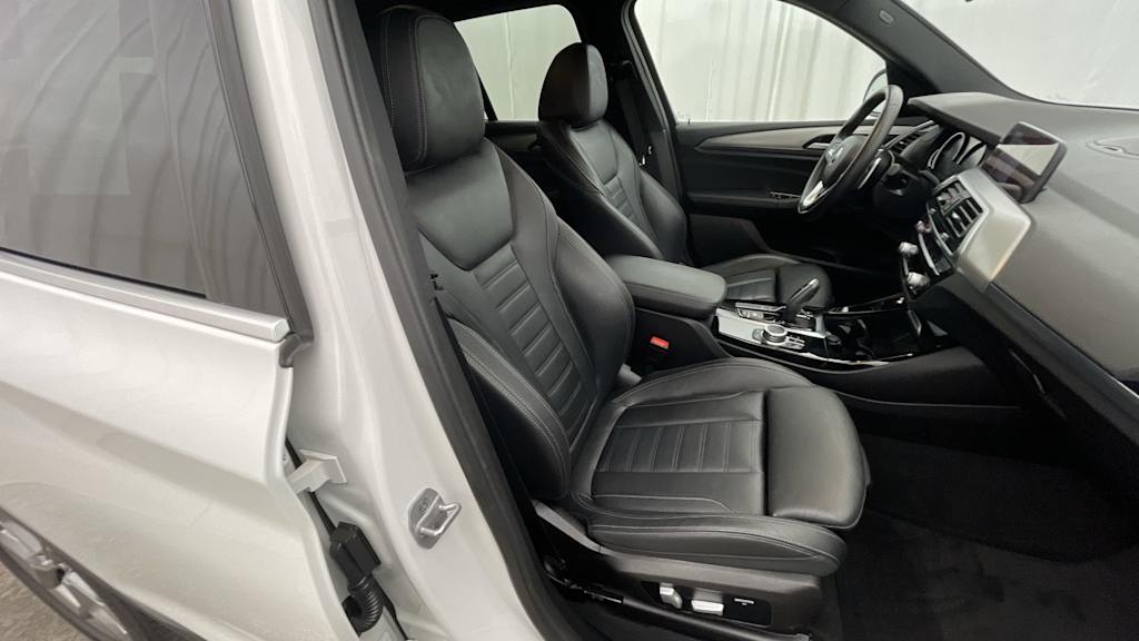 Thumbnail: 2021 BMW X3 - 23