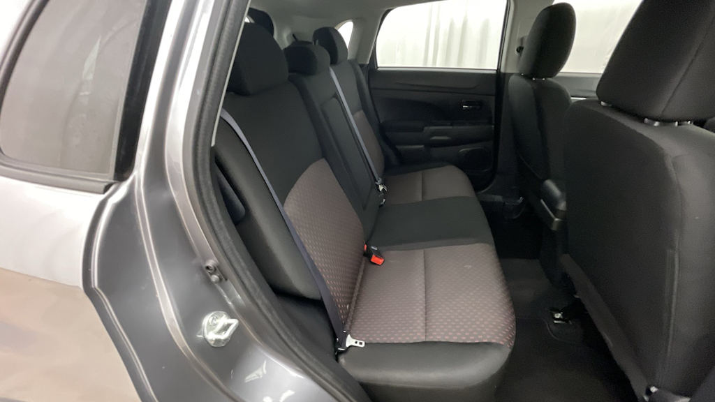 Thumbnail: 2019 Mitsubishi Outlander Sport - 21