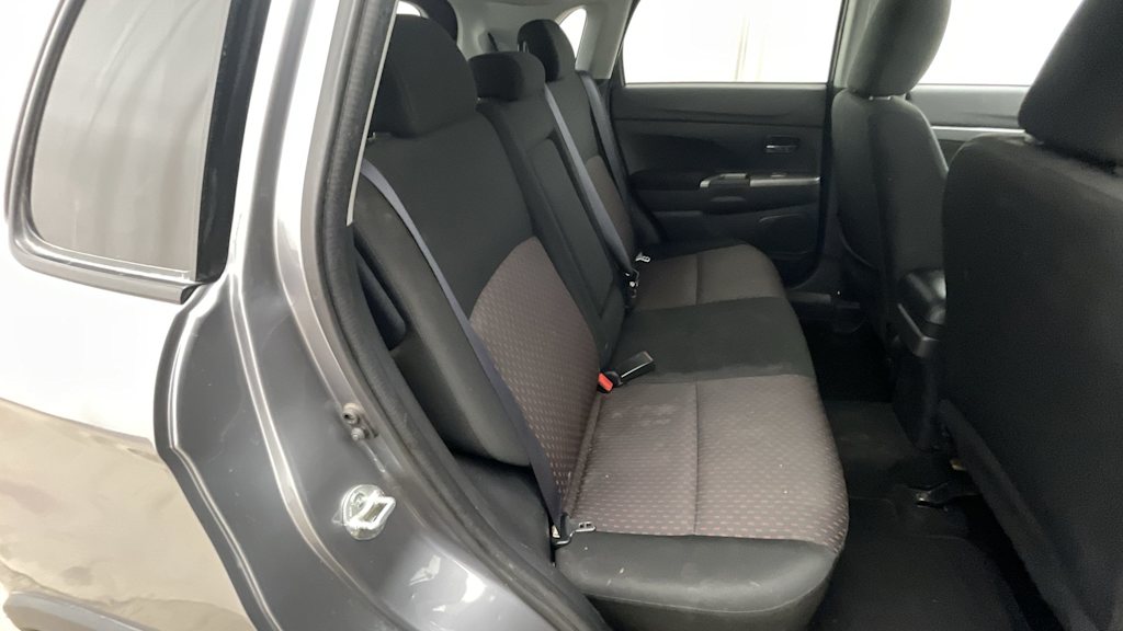 Thumbnail: 2019 Mitsubishi Outlander Sport - 21