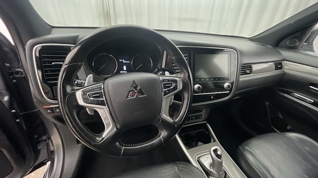 Thumbnail: 2022 Mitsubishi Outlander - 2
