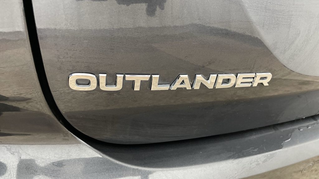 Thumbnail: 2024 Mitsubishi Outlander - 40