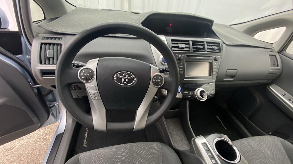 2014 Toyota Prius v Two 2