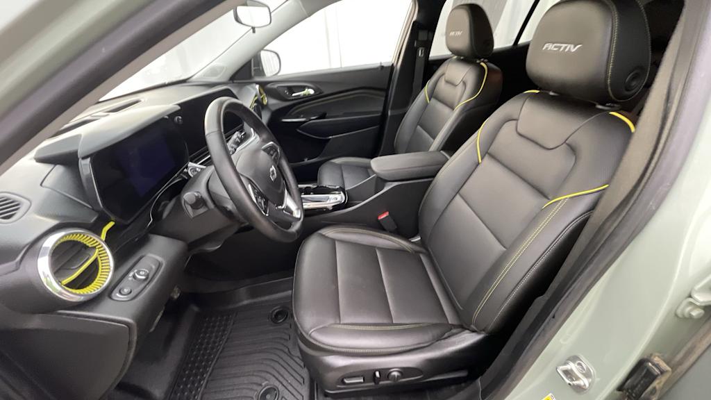 Thumbnail: 2025 Chevrolet Trax - 11