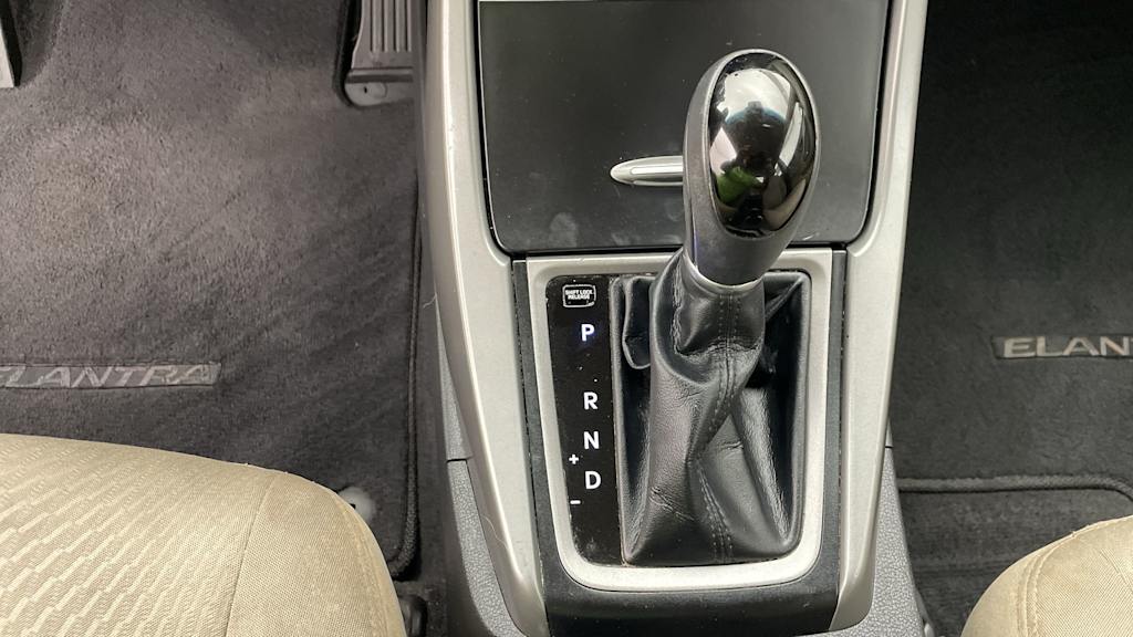 Thumbnail: 2015 Hyundai Elantra - 29