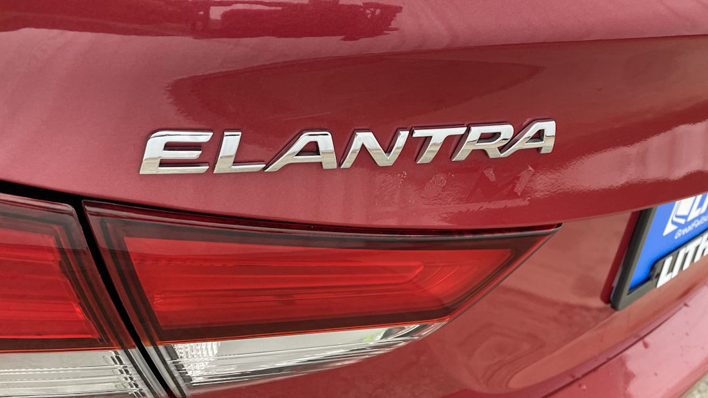Thumbnail: 2015 Hyundai Elantra - 35