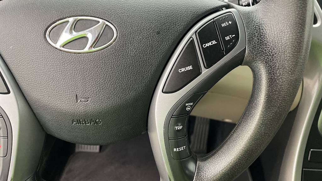 Thumbnail: 2015 Hyundai Elantra - 24