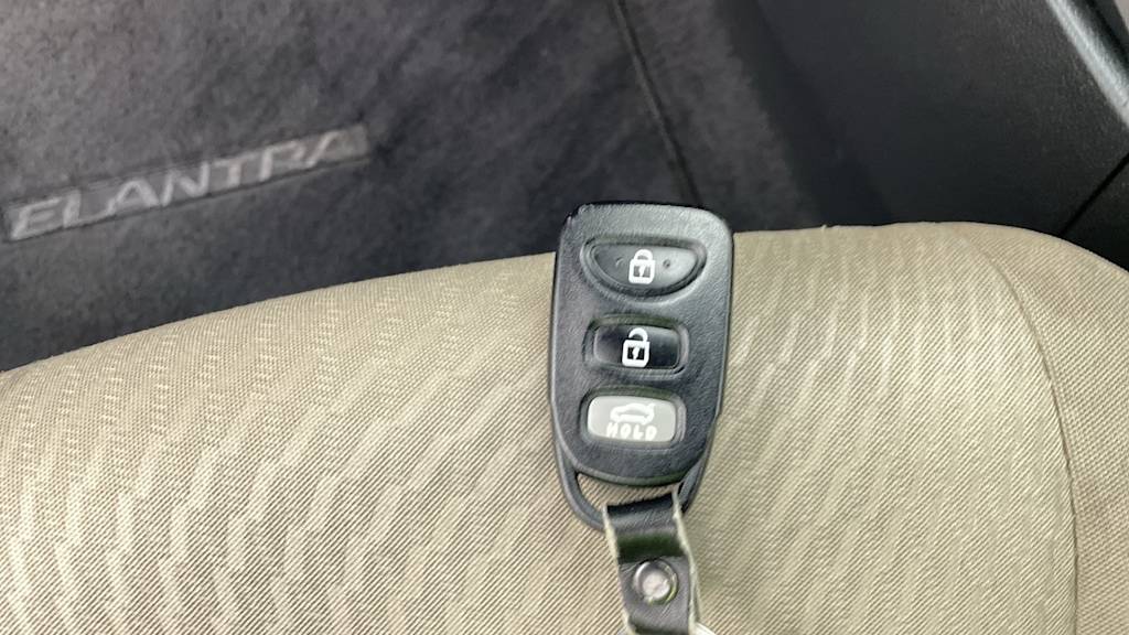 Thumbnail: 2015 Hyundai Elantra - 17