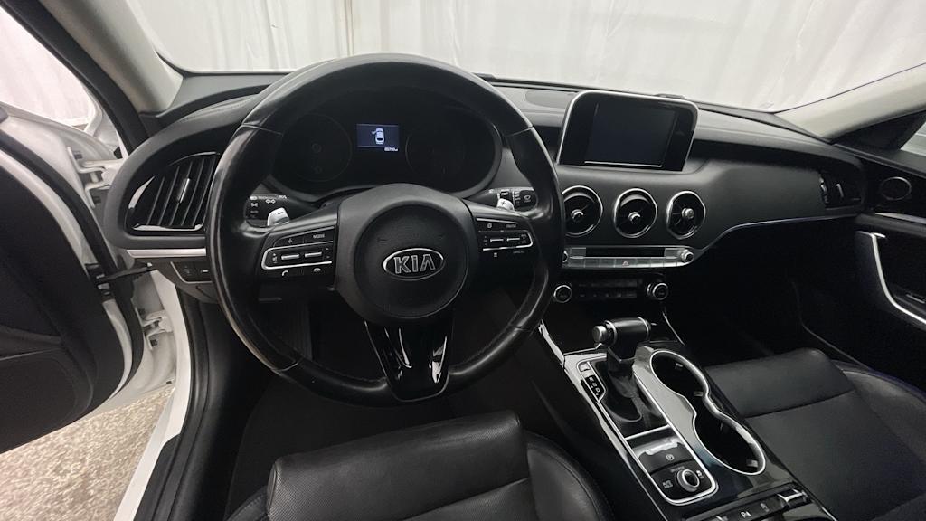 Thumbnail: 2018 Kia Stinger - 2