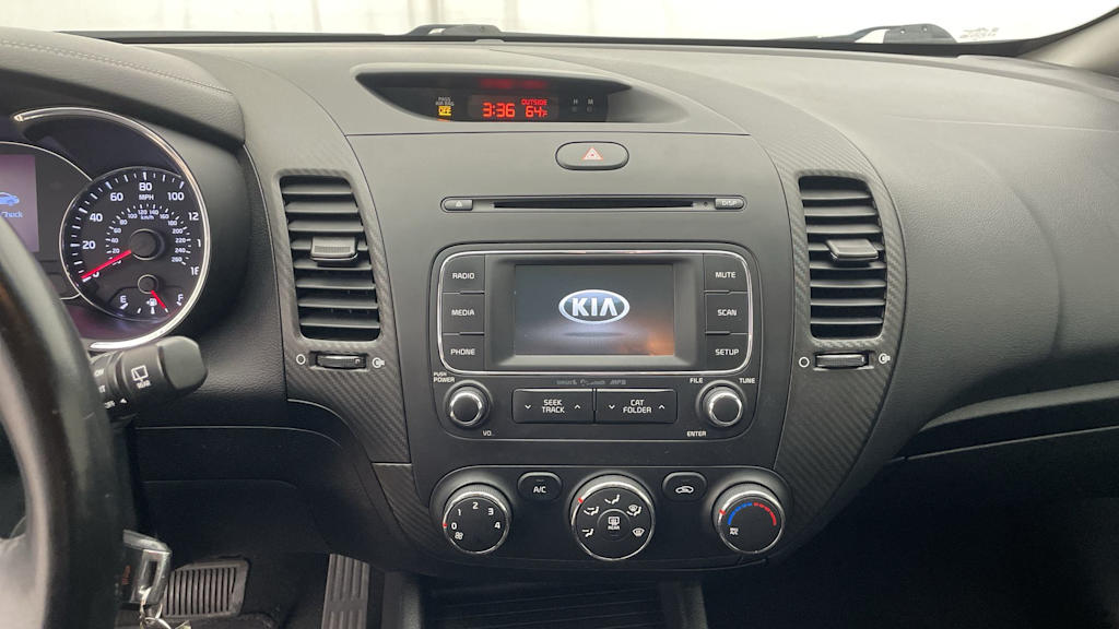 Thumbnail: 2016 Kia Forte - 26
