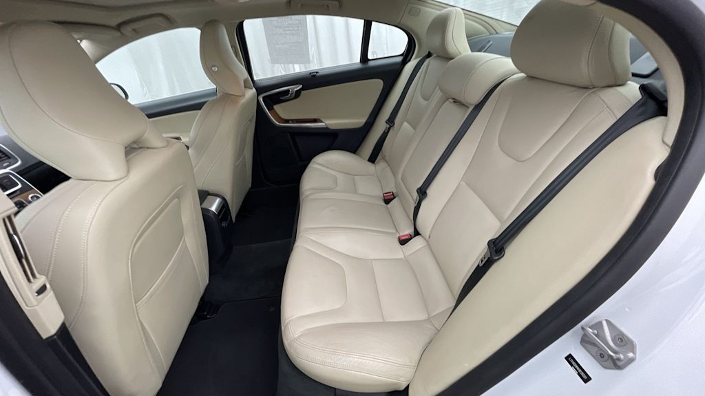 Thumbnail: 2017 Volvo S60 - 12