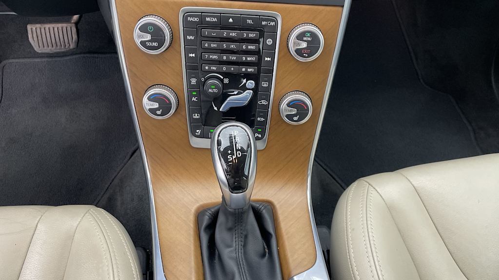 Thumbnail: 2017 Volvo S60 - 31