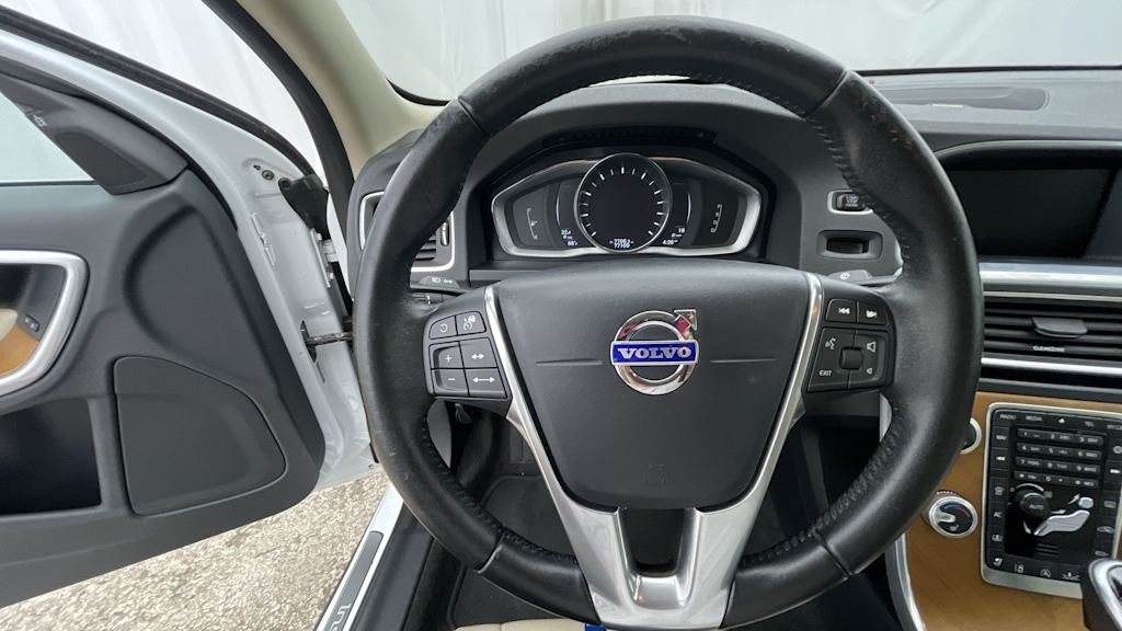 Thumbnail: 2017 Volvo S60 - 9