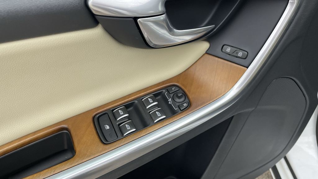 Thumbnail: 2017 Volvo S60 - 20