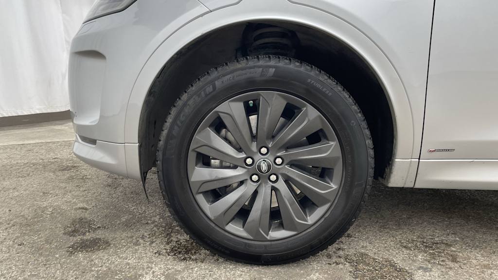 Thumbnail: 2020 Land Rover Discovery Sport - 8