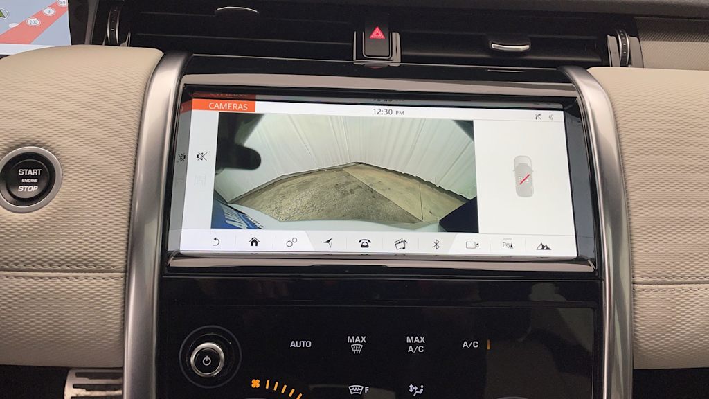 Thumbnail: 2020 Land Rover Discovery Sport - 20