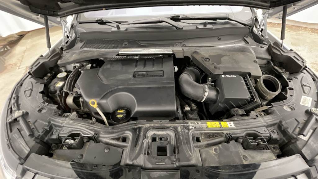 Thumbnail: 2020 Land Rover Discovery Sport - 9