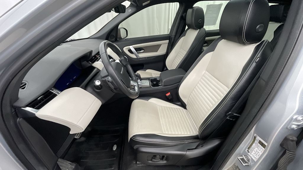 Thumbnail: 2020 Land Rover Discovery Sport - 12