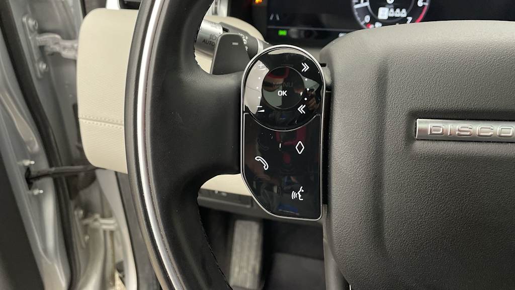 Thumbnail: 2020 Land Rover Discovery Sport - 25