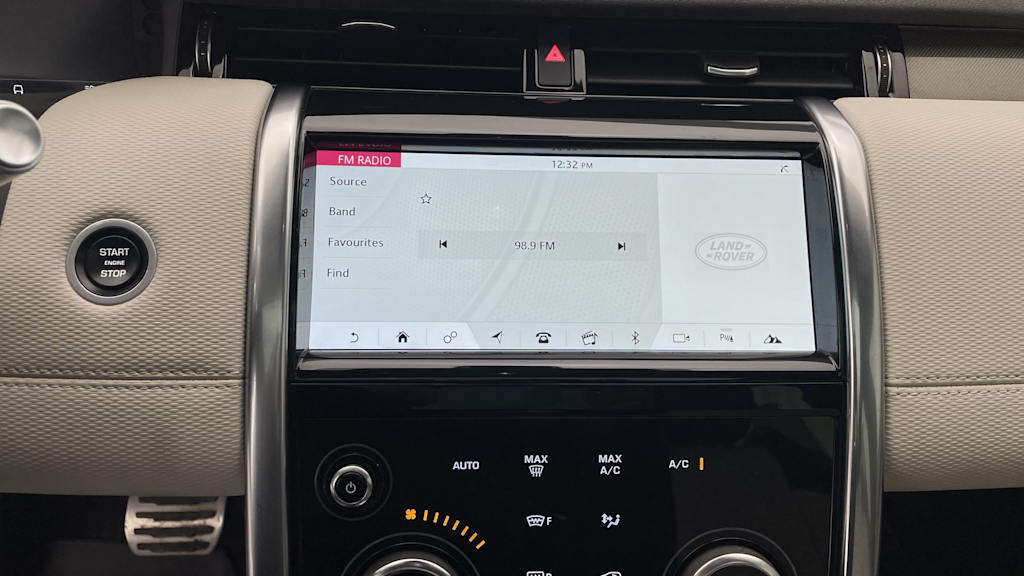 Thumbnail: 2020 Land Rover Discovery Sport - 29