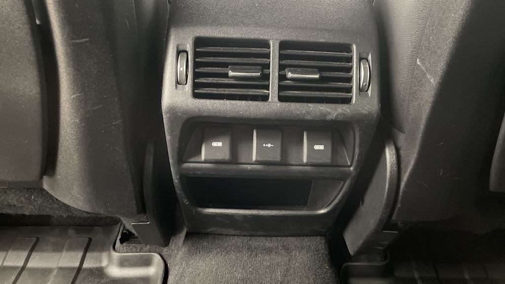 Thumbnail: 2020 Land Rover Discovery Sport - 36