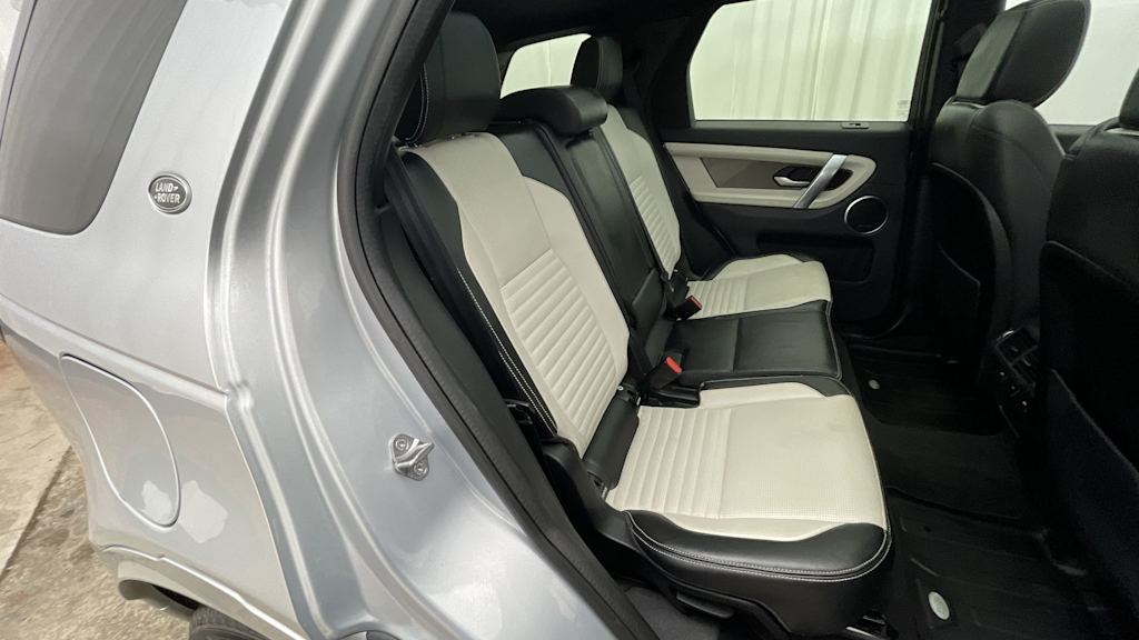 Thumbnail: 2020 Land Rover Discovery Sport - 22