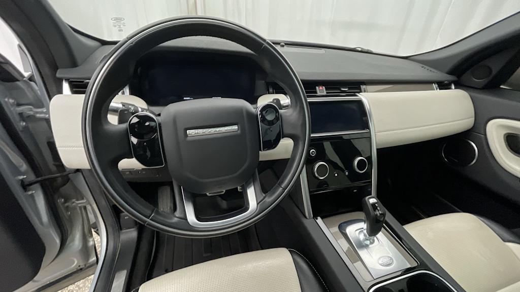 Thumbnail: 2020 Land Rover Discovery Sport - 2