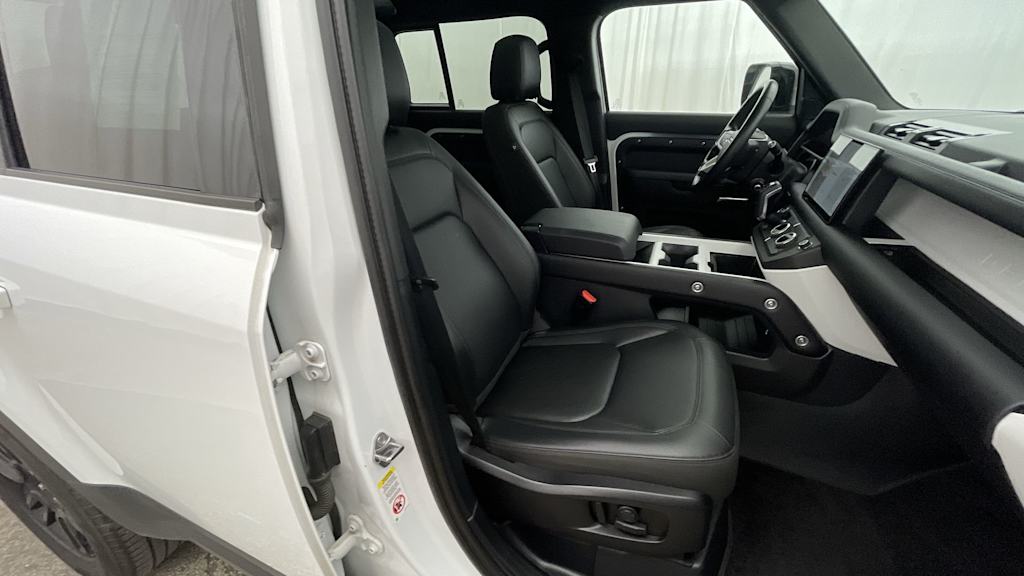 Thumbnail: 2025 Land Rover Defender - 24