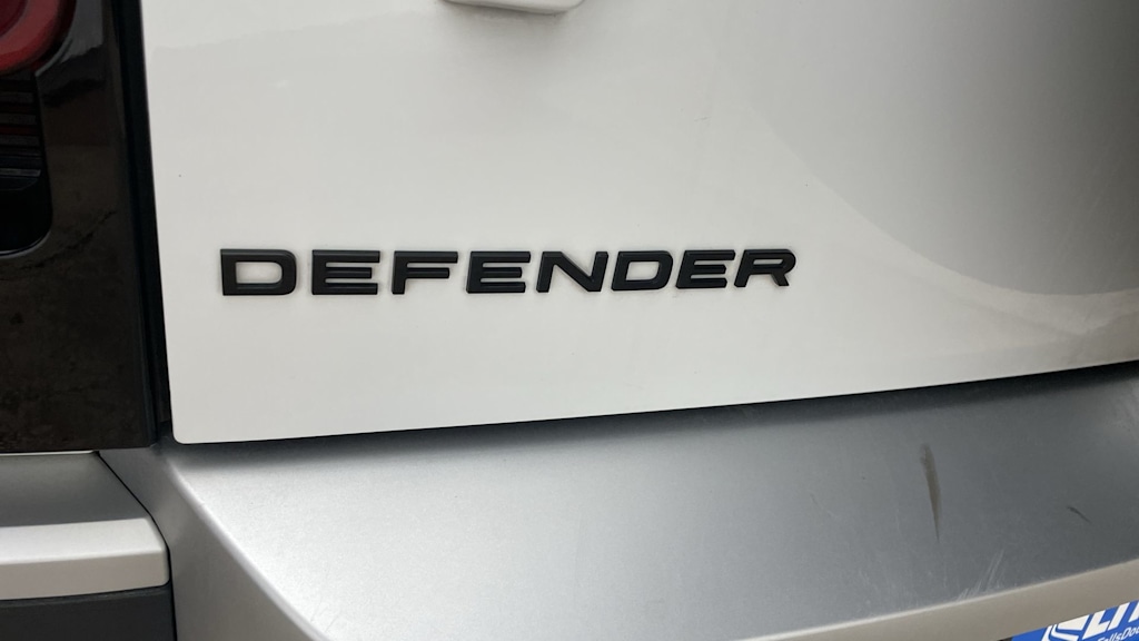 Thumbnail: 2025 Land Rover Defender - 43