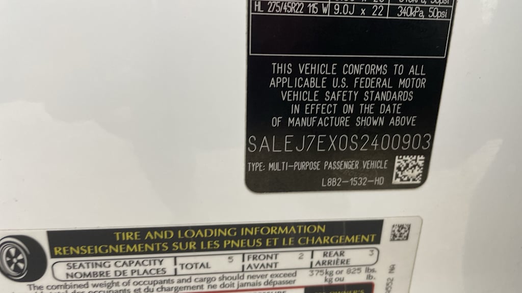 Thumbnail: 2025 Land Rover Defender - 17
