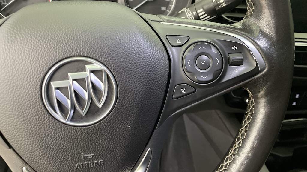 Thumbnail: 2018 Buick Regal - 25
