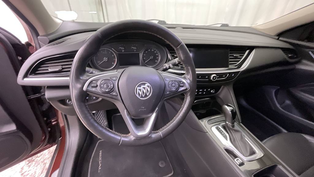 Thumbnail: 2018 Buick Regal - 2