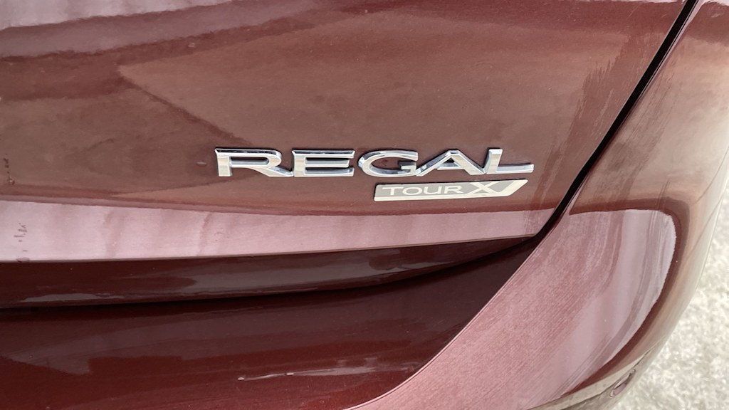 Thumbnail: 2018 Buick Regal - 40