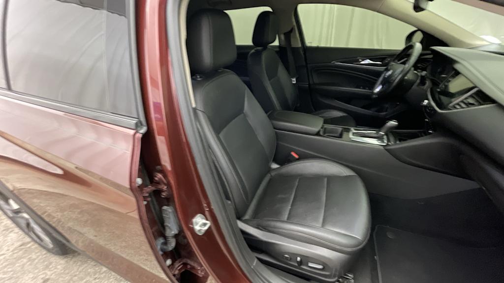 Thumbnail: 2018 Buick Regal - 23