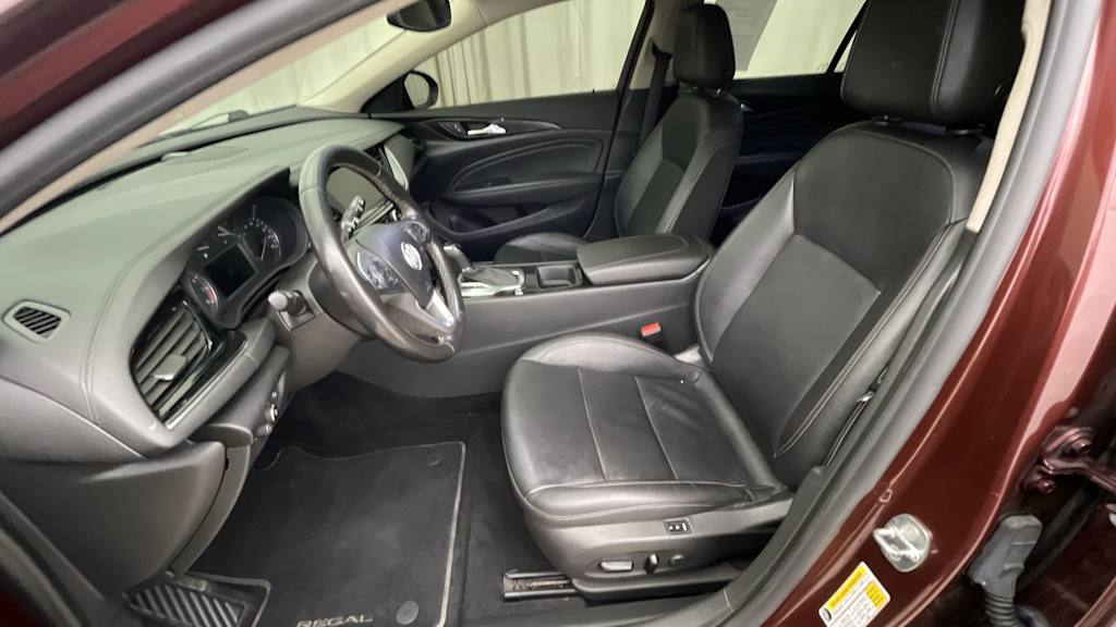 Thumbnail: 2018 Buick Regal - 11