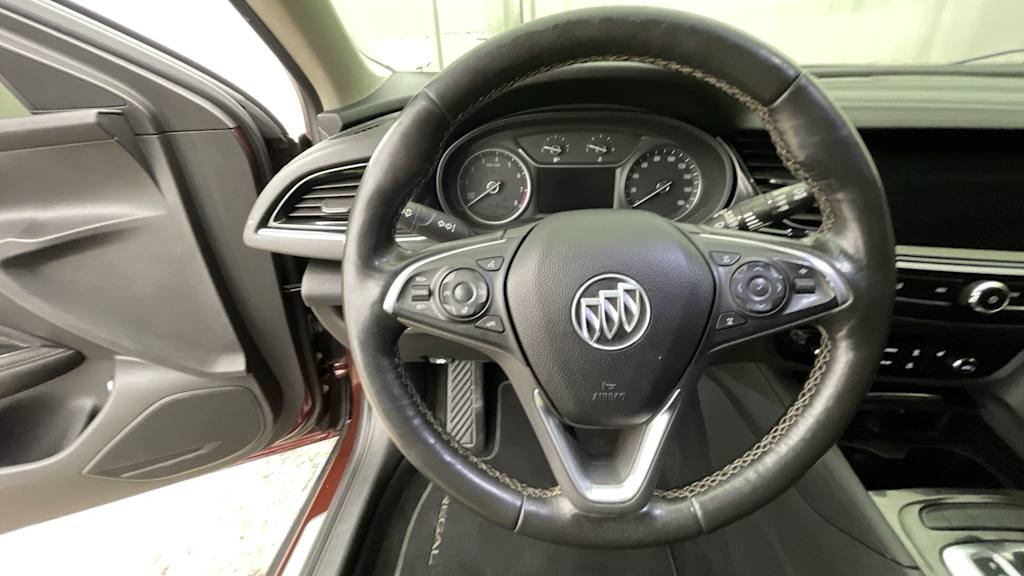 Thumbnail: 2018 Buick Regal - 9