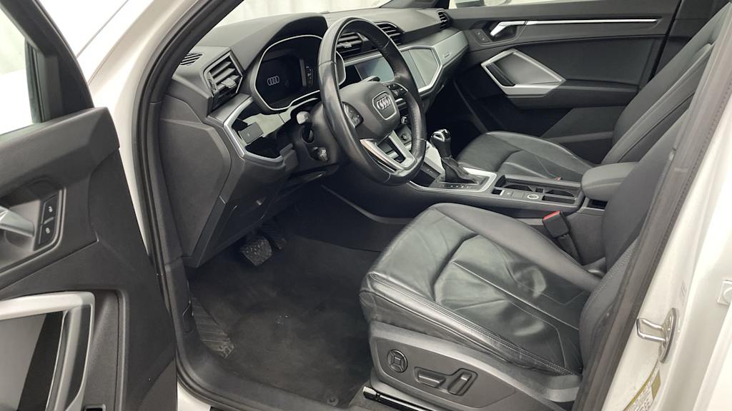Thumbnail: 2020 Audi Q3 - 10