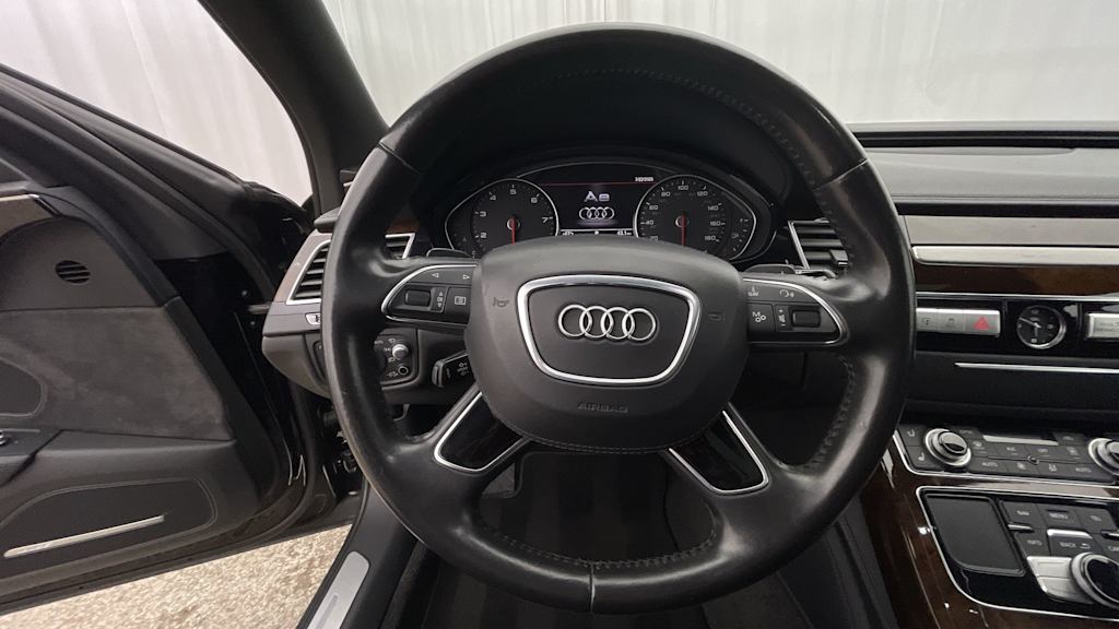 Thumbnail: 2015 Audi A8 - 9