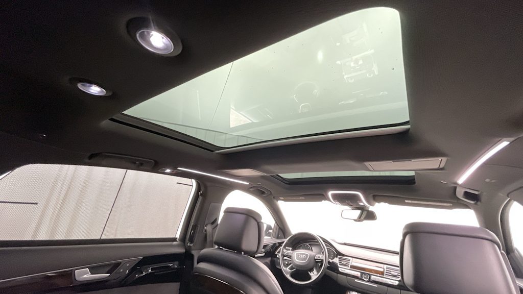Thumbnail: 2015 Audi A8 - 24