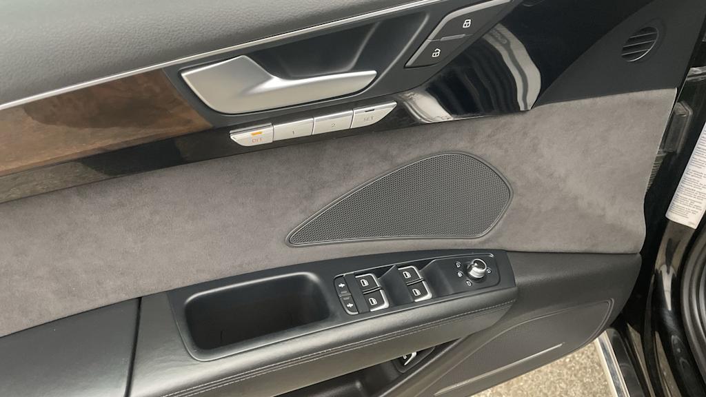 Thumbnail: 2015 Audi A8 - 20