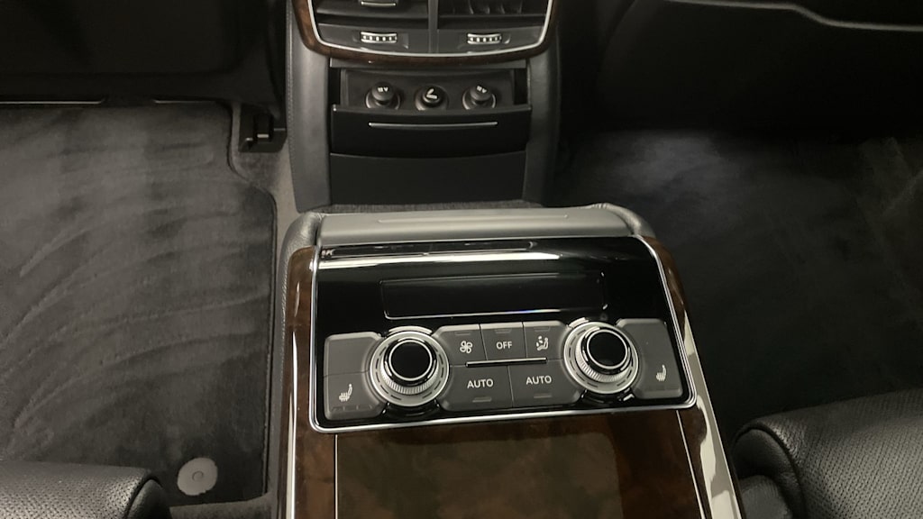 Thumbnail: 2015 Audi A8 - 33