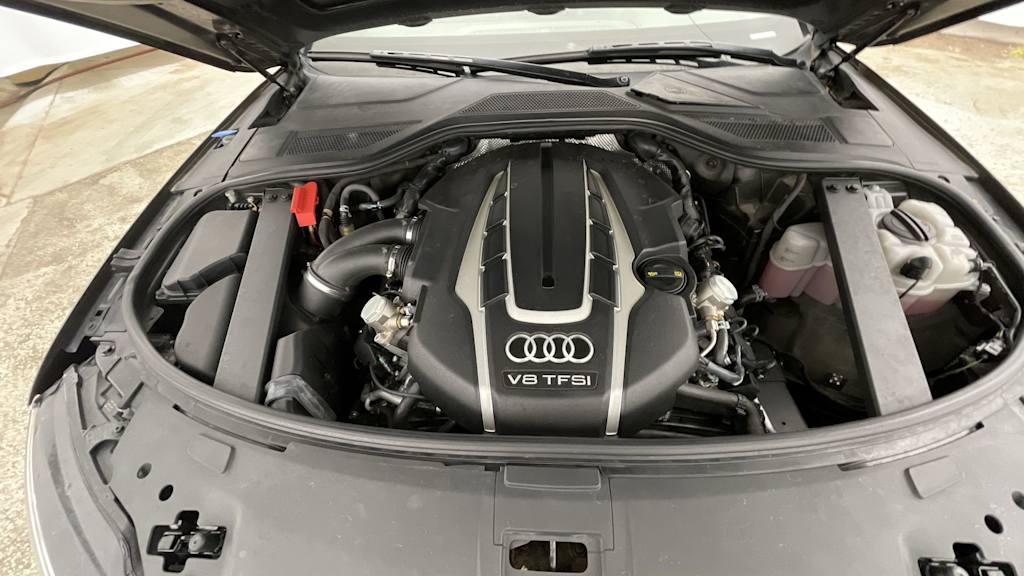 Thumbnail: 2015 Audi A8 - 8