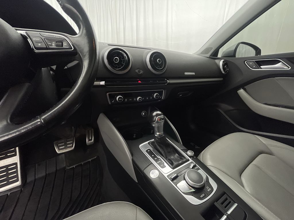 Thumbnail: 2017 Audi A3 - 15