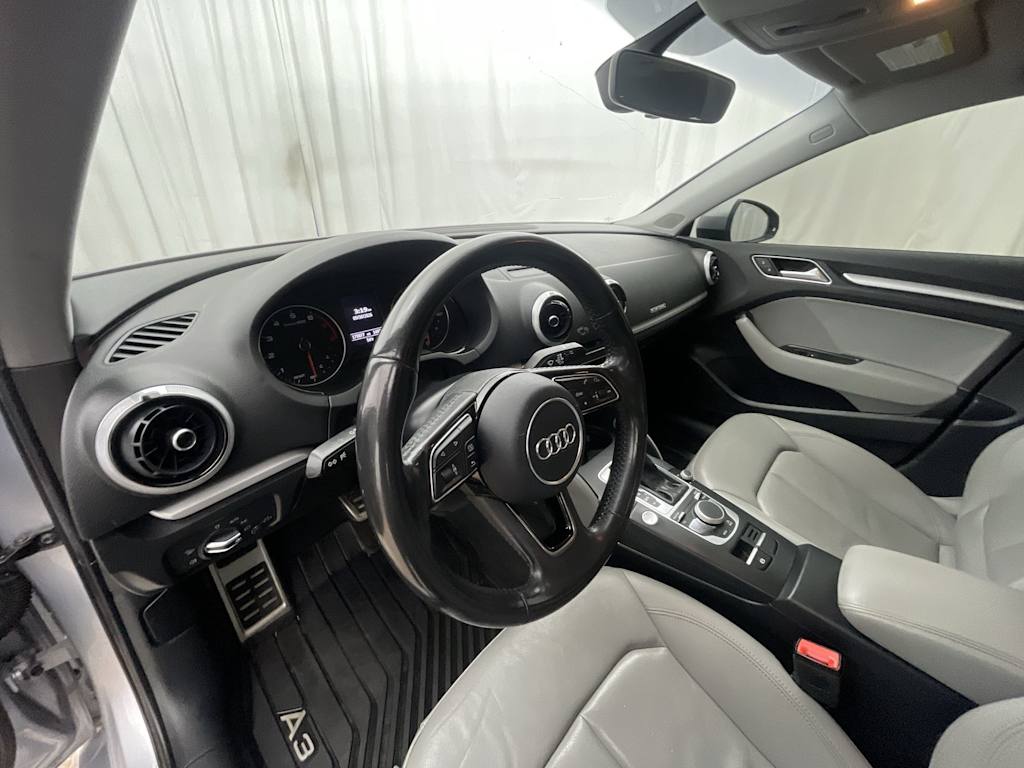 Thumbnail: 2017 Audi A3 - 10