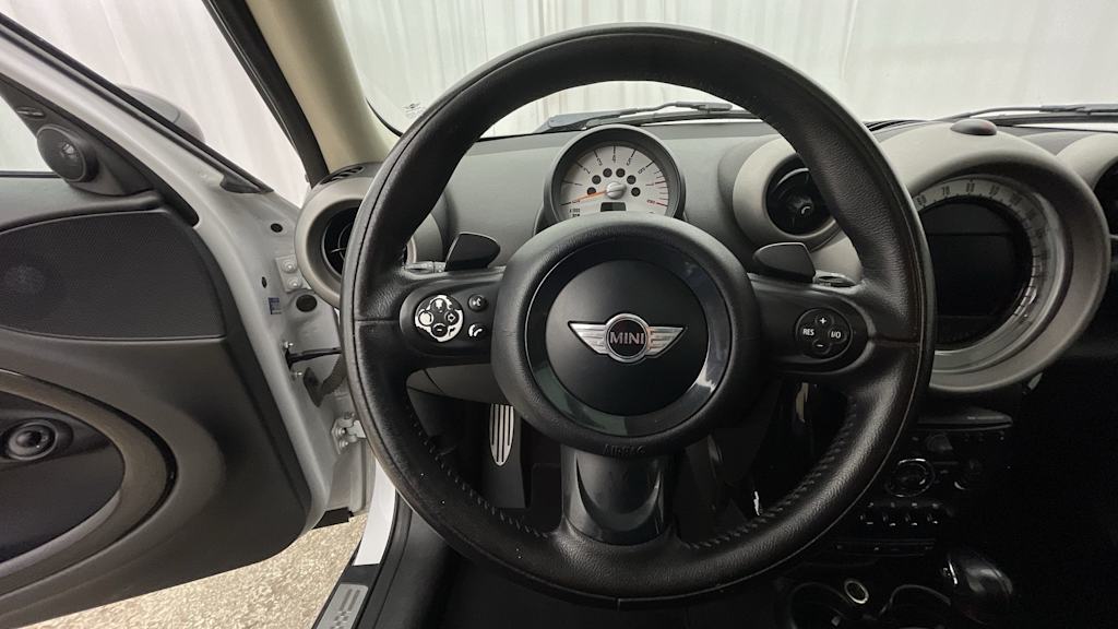 Thumbnail: 2012 MINI Cooper Countryman - 9