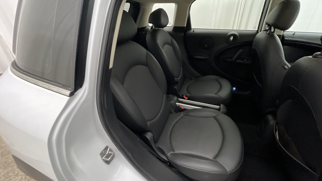 Thumbnail: 2012 MINI Cooper Countryman - 20