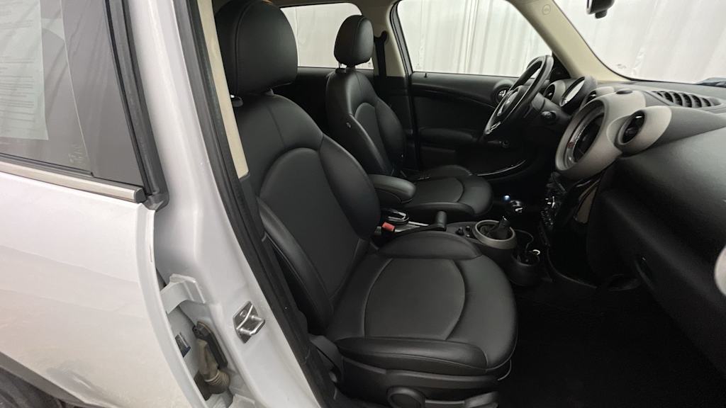 Thumbnail: 2012 MINI Cooper Countryman - 22