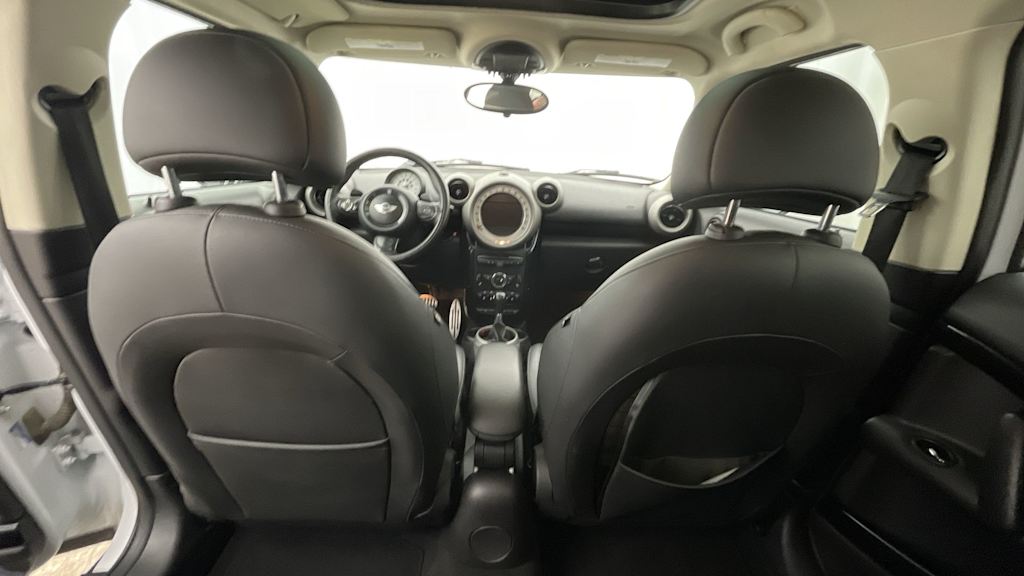 Thumbnail: 2012 MINI Cooper Countryman - 18